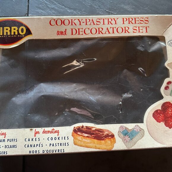 MIRRO VINTAGE COOKY-PASTRY PRESS & DECORATOR SET - Picture 3 of 6